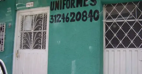 UNIFORMES CARRERA 77B CON 74 UNIFORMES CARRERA 77B CON 74